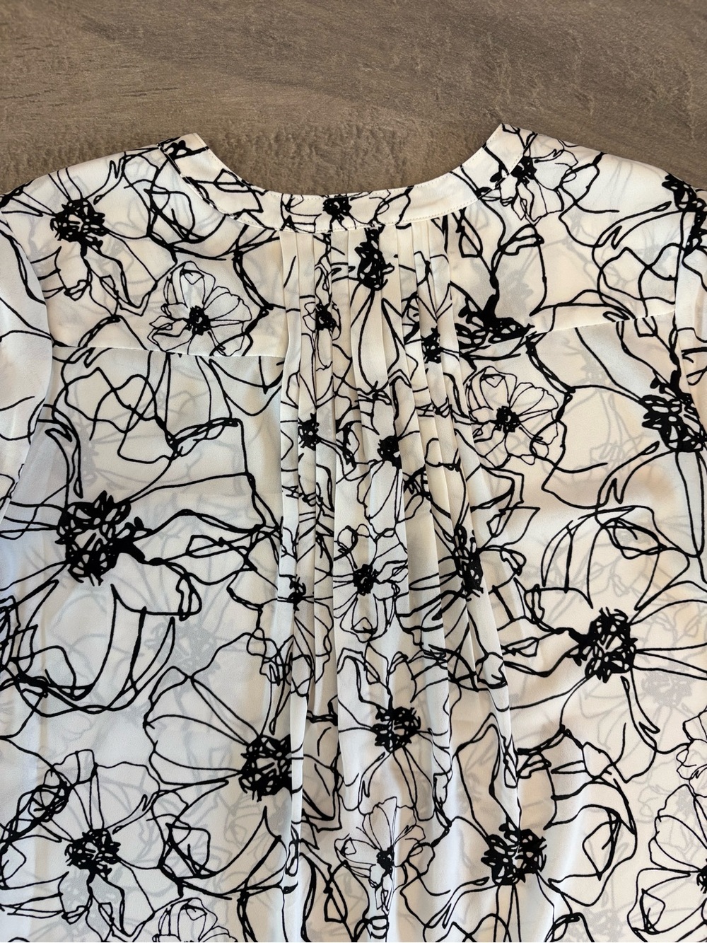 NYDJ Black White Floral Print Button Front Blouse Women’s Medium Office Work M - Picture 8 of 10